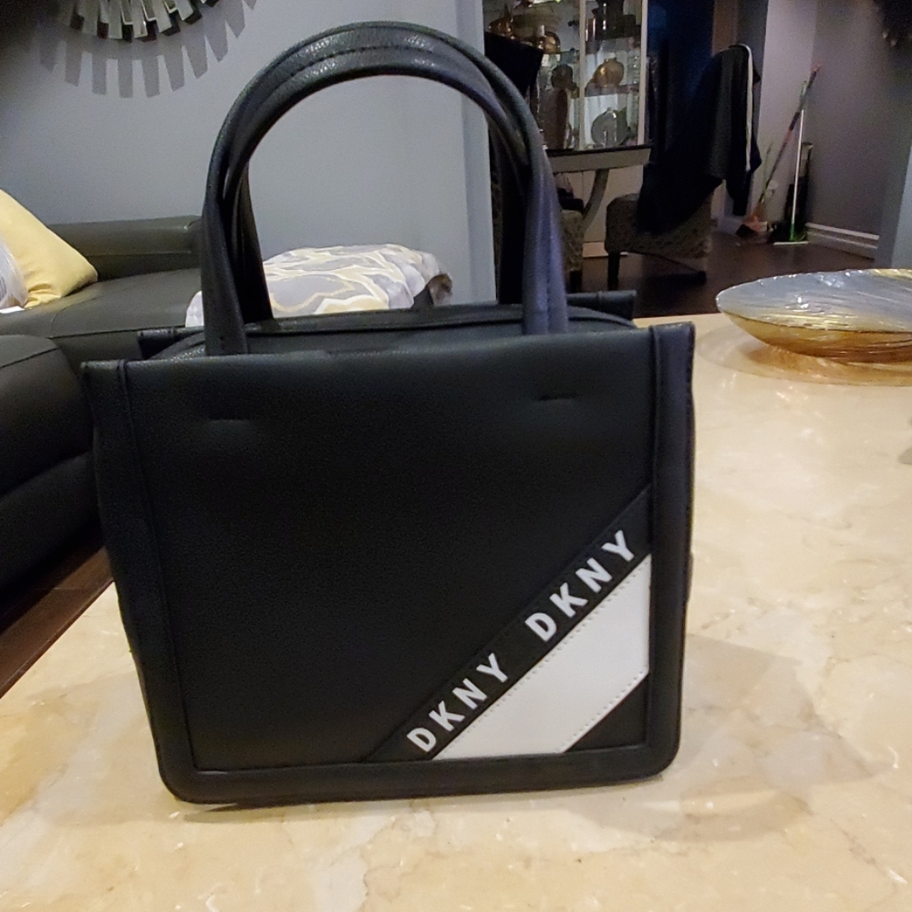 Dkny leather black and whitel bag